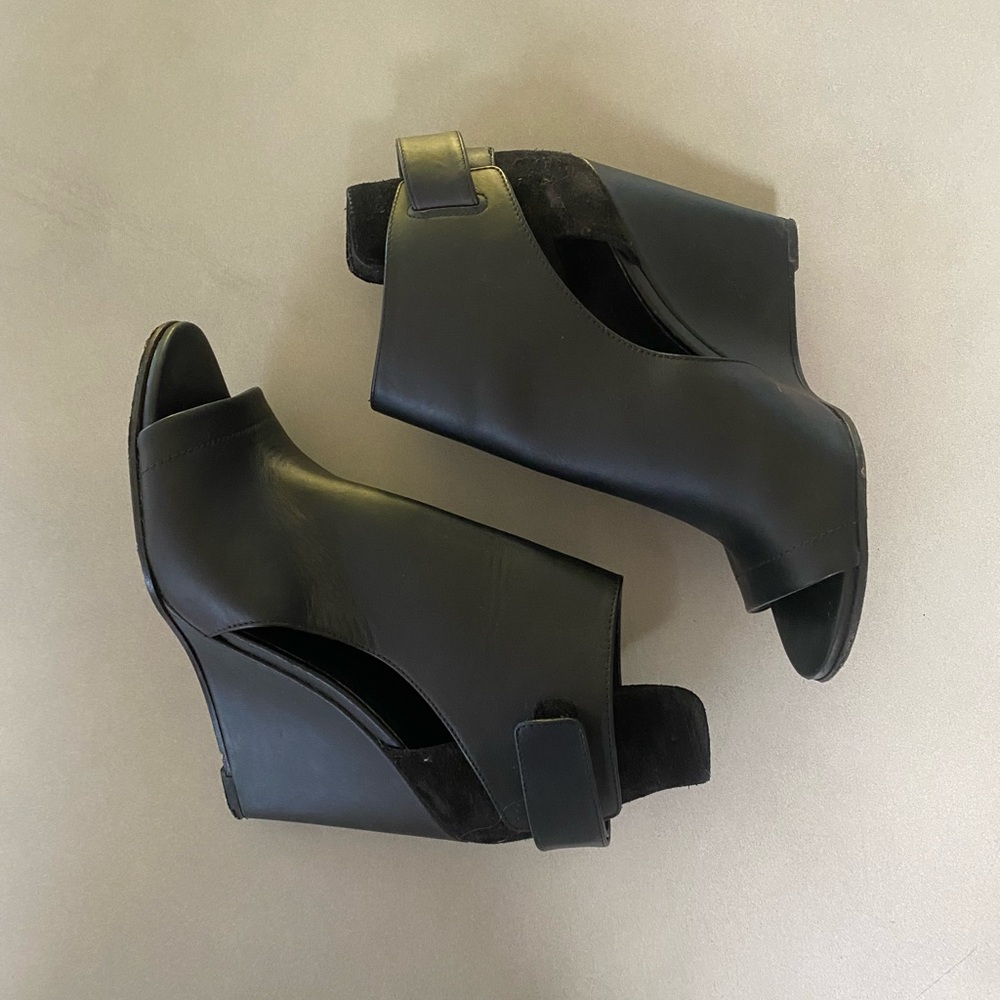 Vince Katia open toe wedge. - Picture 4 of 5